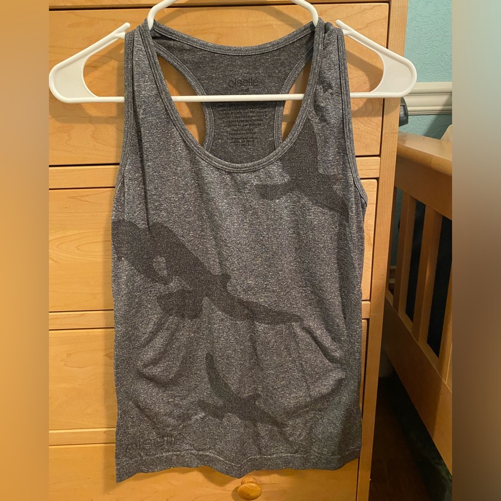 Oiselle flyte tank